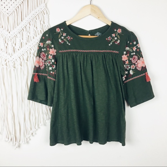 St. John's Bay Tops - St John’s Bay • Floral Embroidered Top